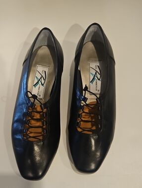 Ros Hommerson Black Leather Lace-Up Oxford Shoes